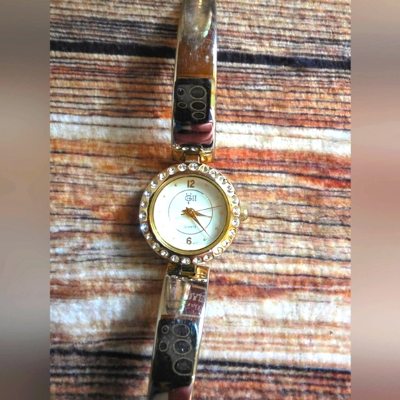 Gloria Vanderbilt Accessories - Vintage Gloria Vanderbilt Gold Women's Watch